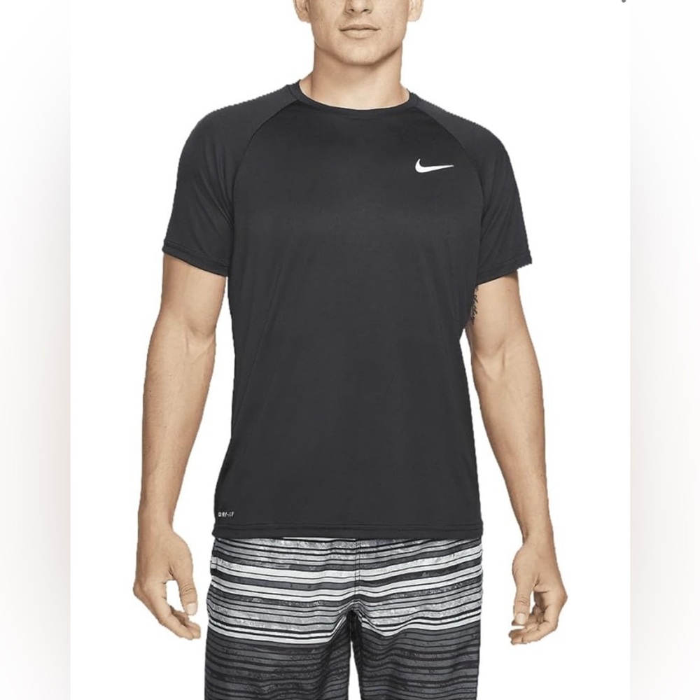 Nike Men's Standard Short Sleeve Hydroguard Swim Shirt, black, size Medium